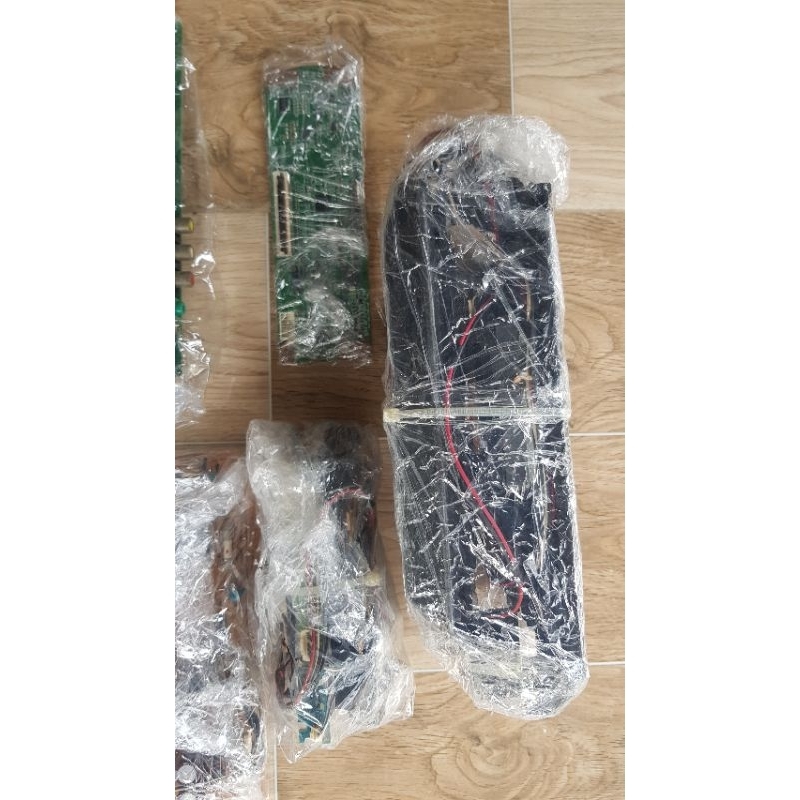 Bộ lòng tháo tivi 32" sony và samsung cũ