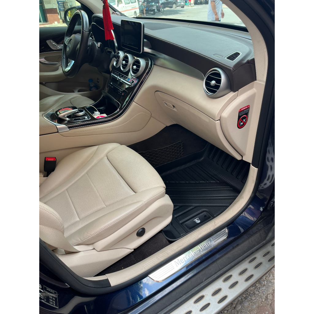 Mercedes C200/300 Thảm Sàn Xe TPE Chuẩn Form Xe Sang Trọng