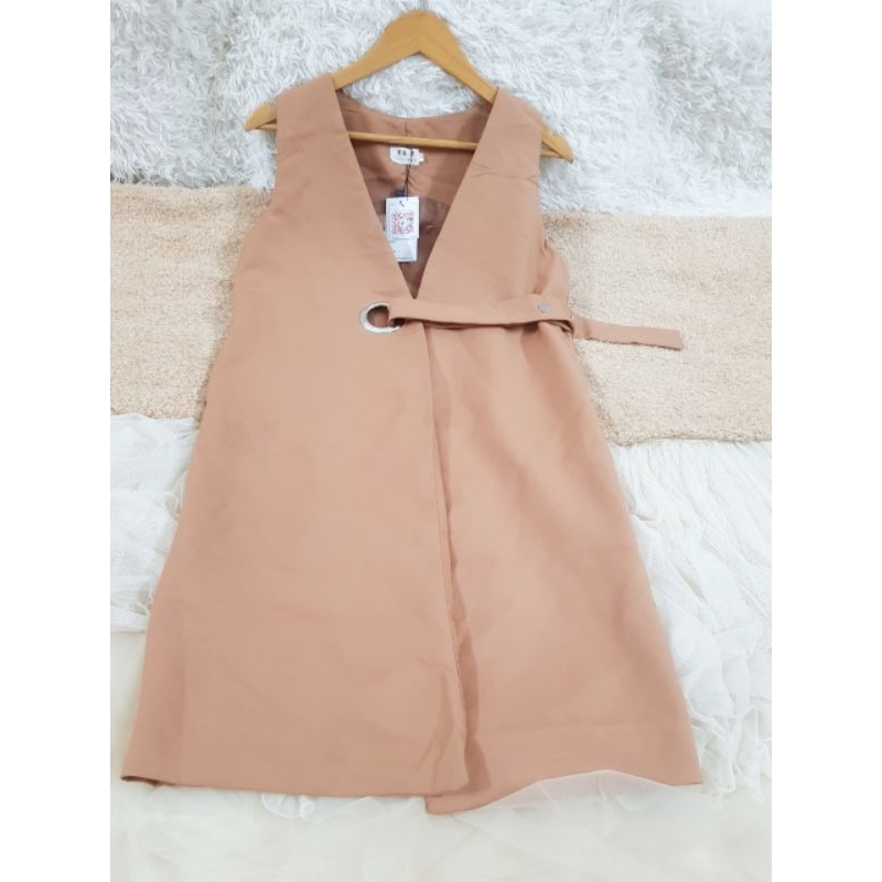 Vest/Blazer/Khoác/GILÊ dài nâu, công sở-dạo phố, polyester 2 lớp, freesize, 2hand  used, 1808