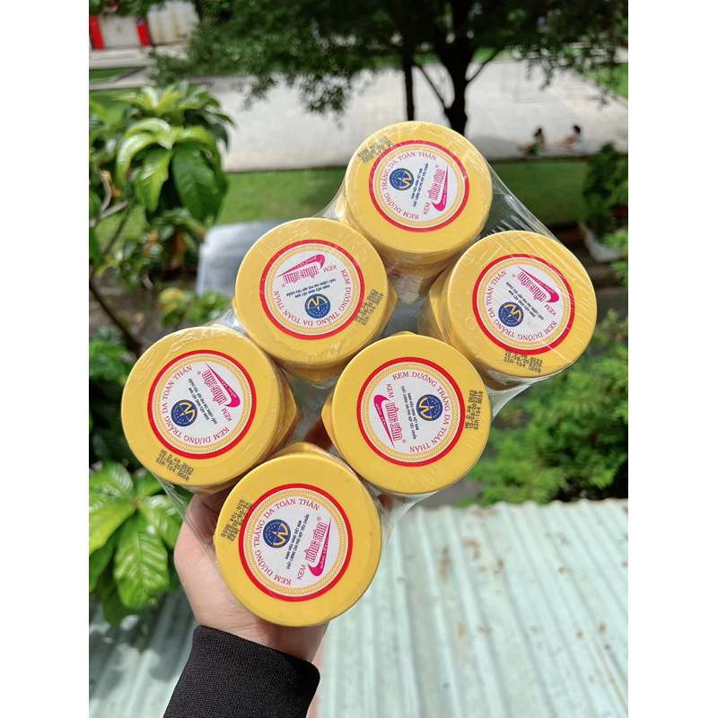 Kem dưỡng trắng da toàn thân hồng sâm white today 100g