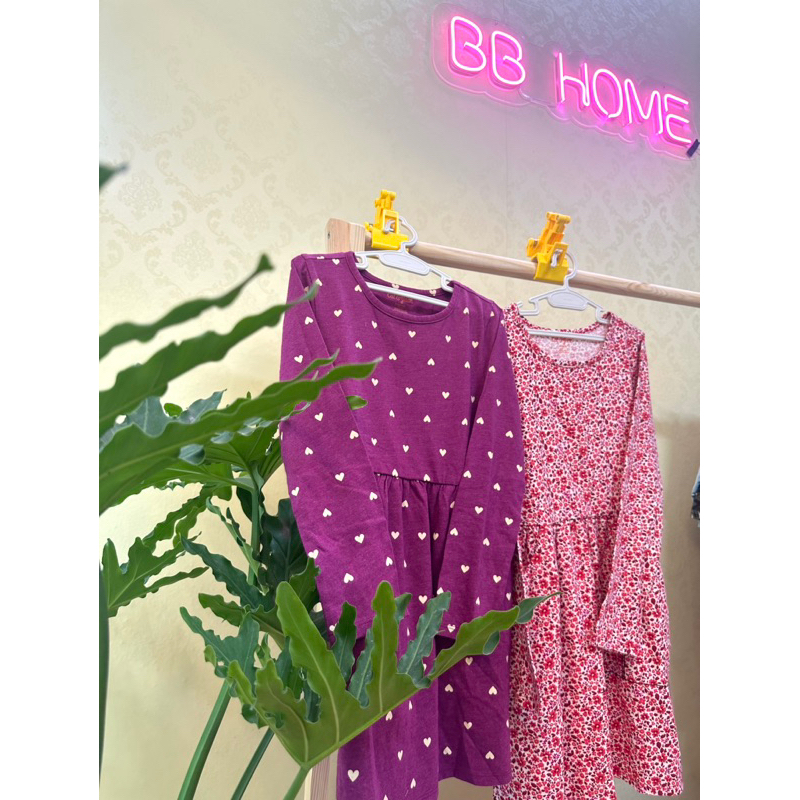 Váy Cat &Jack dài tay, túi ngang hông