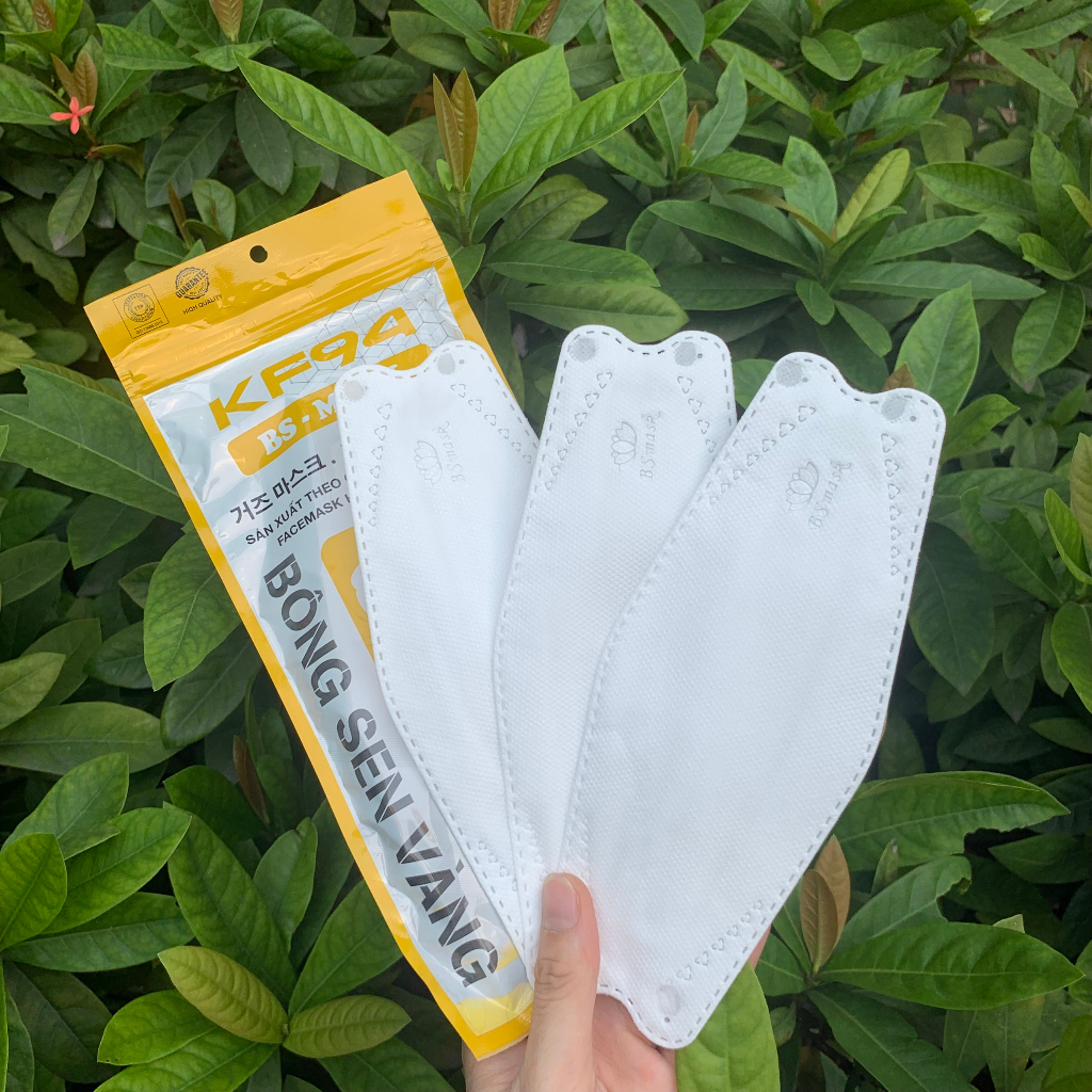 Khẩu Trang 4 Lớp KF94 - Thùng 300 cái BÔNG SEN VÀNG