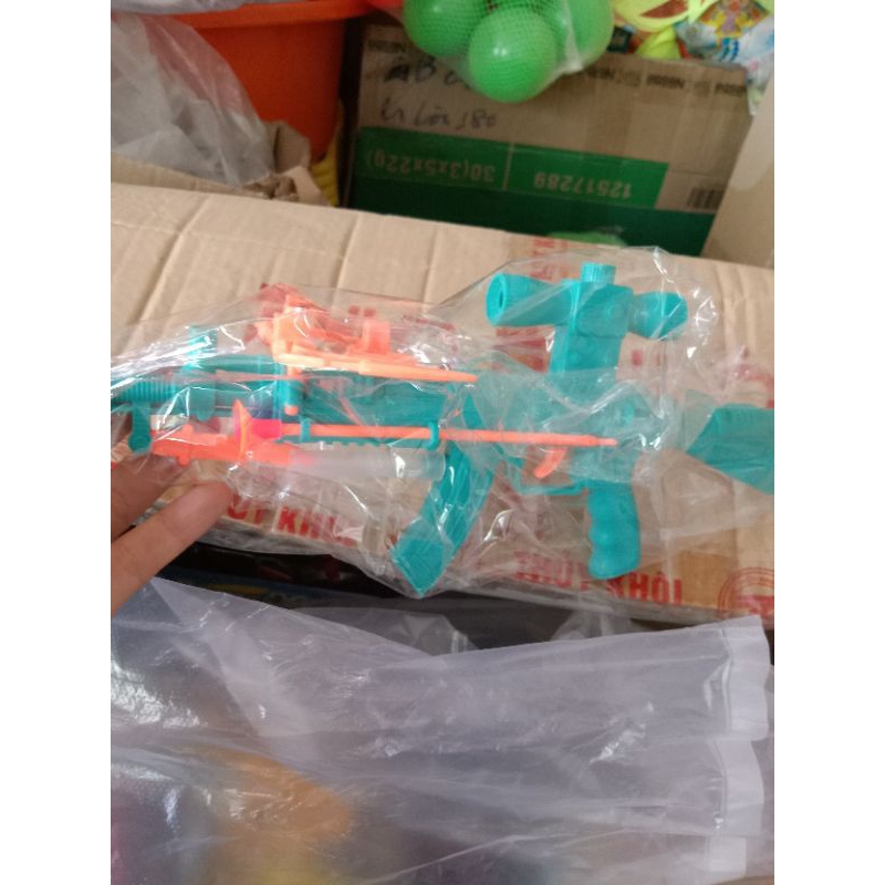 Súng đồ chơi bắn dính