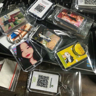Móc khóa in mã qr code, biển số xe, in 2 mặt giá rẻ.