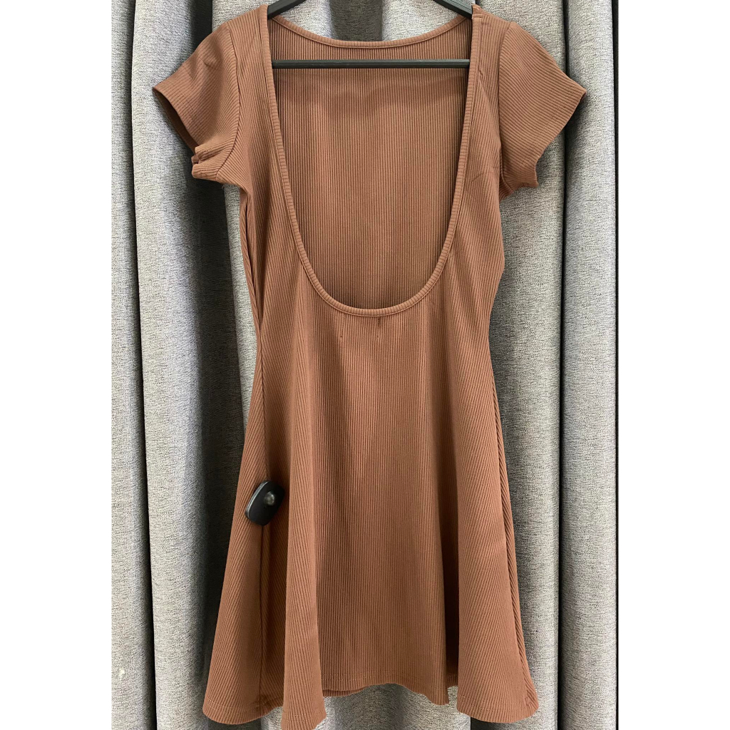 Đầm thun khoét lưng dáng ngắn FIONA DRESS