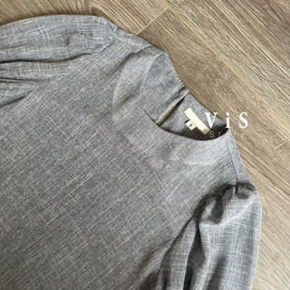 Áo nữ tay dài cổ tròn