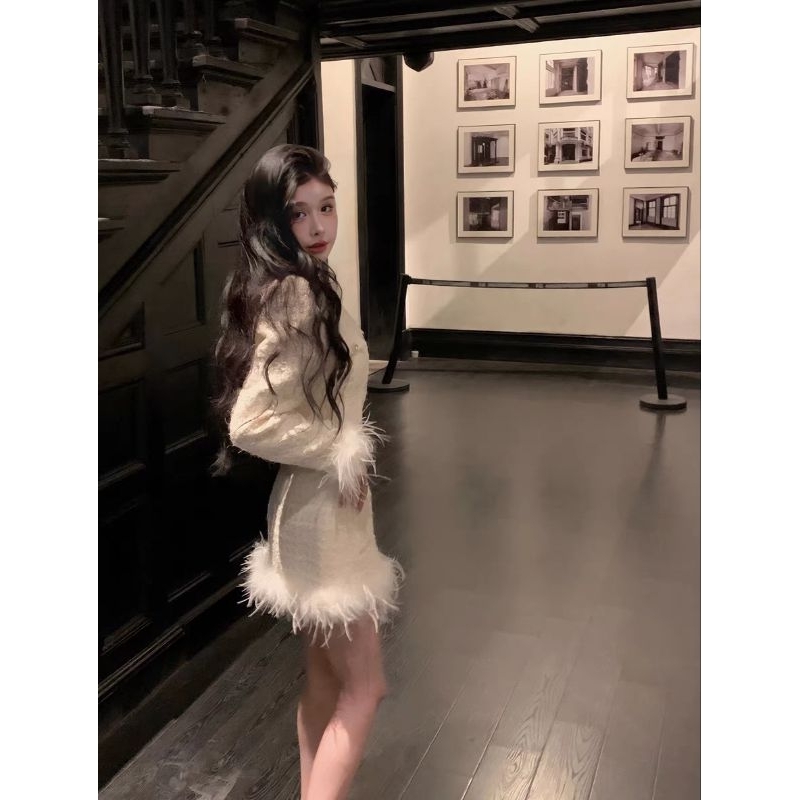 Sét váy dạ dài tay phối lông vũ