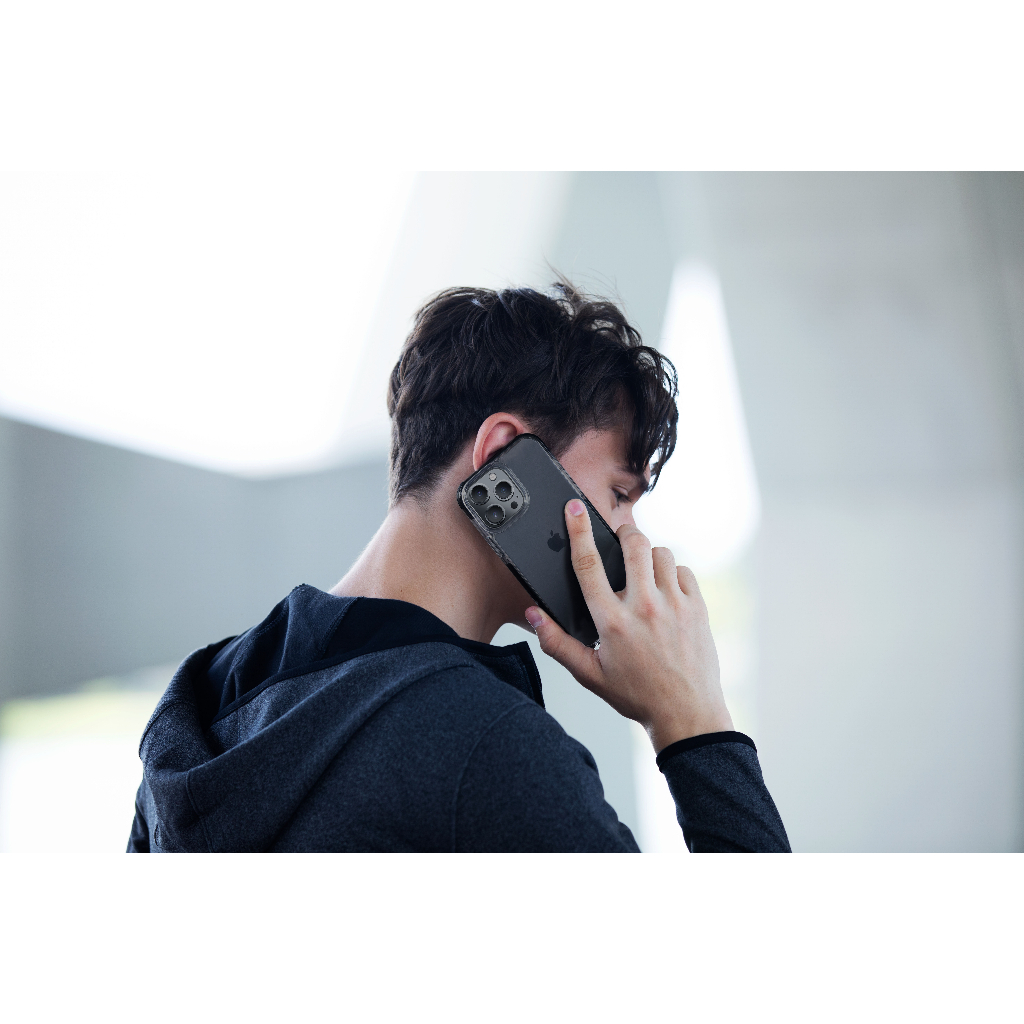 Ốp UNIQ Hybrid Magclick Charging Combat Duo Dành Cho iPhone 15 Tương Thích Sạc Không Dây Và Chống Rơi Cấp Độ Quân Sự