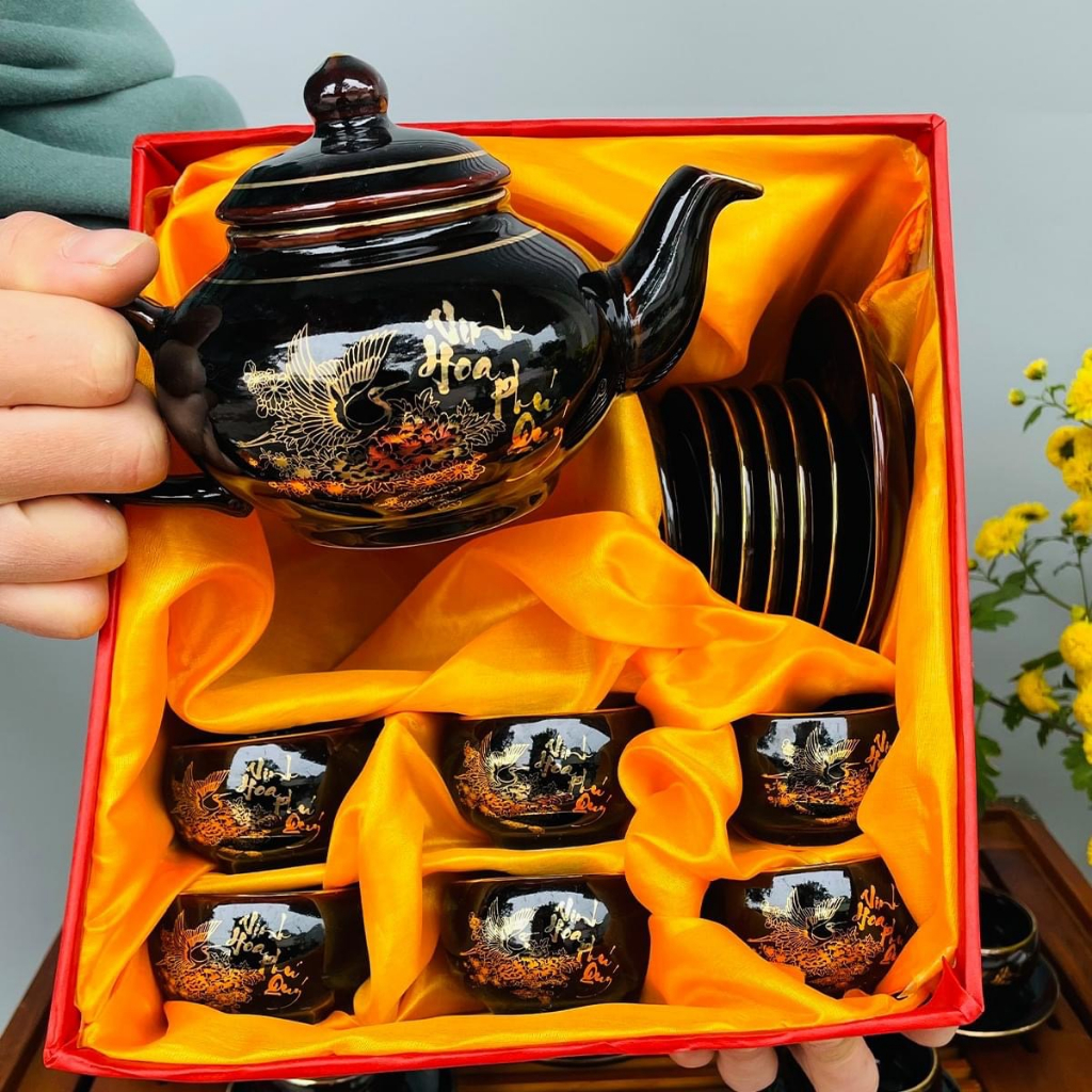 Hộp Quà Đựng Ấm Chén - Hộp Si Đỏ Lót Lụa Vàng