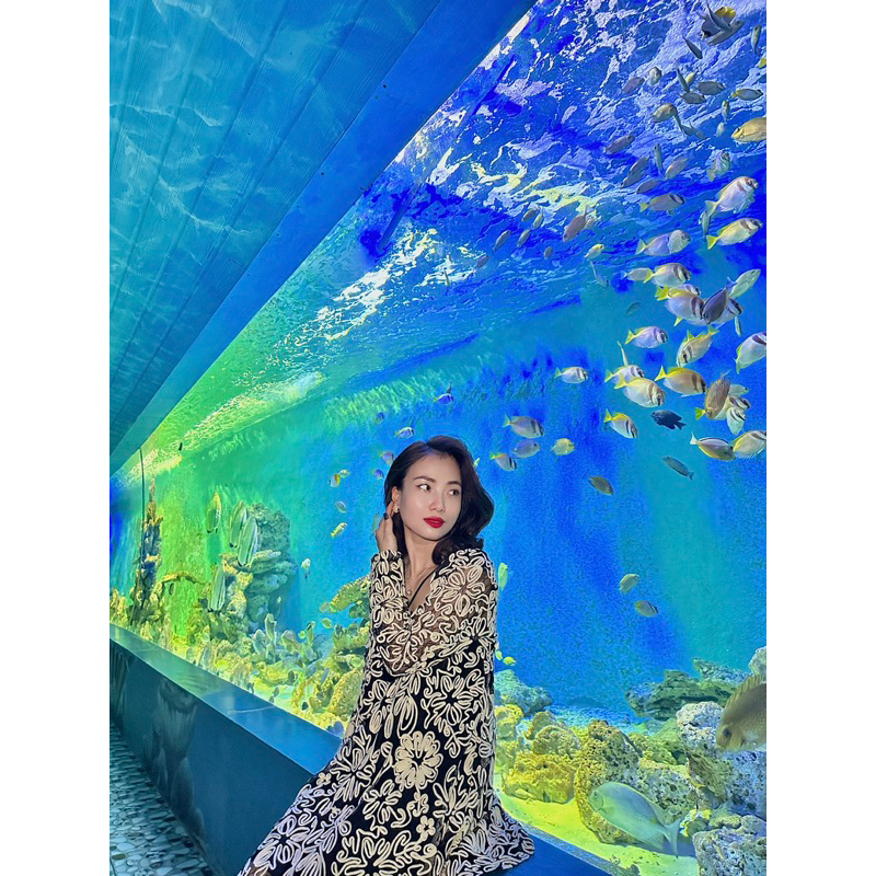 Váy hoa nổi kèm áo khoác