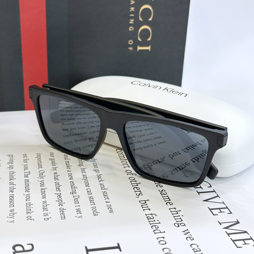 Mắt kính thời trang nam nữ Calvin Klein CK20521S-001