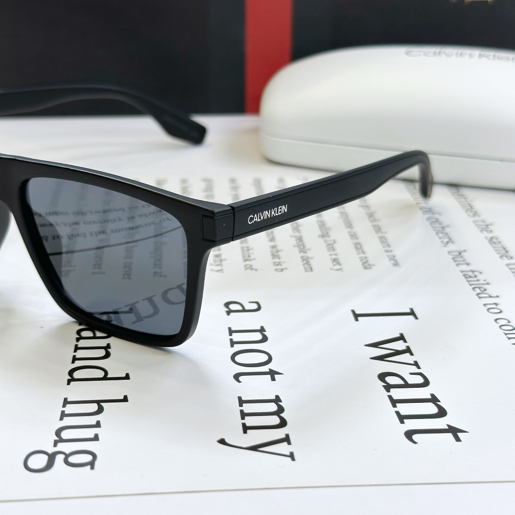 Mắt kính thời trang nam nữ Calvin Klein CK20521S-001