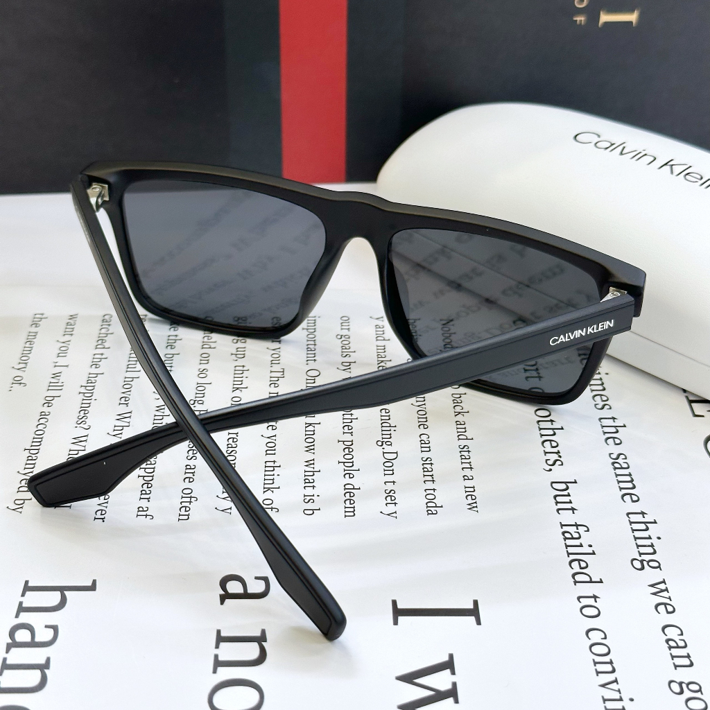 Mắt kính thời trang nam nữ Calvin Klein CK20521S-001