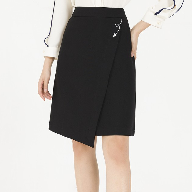 Chân Váy Dáng A Thêu Vạt V62R20Q002