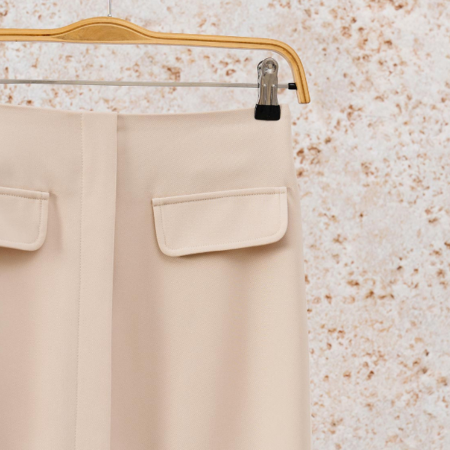 Chân Váy Midi VIEN TRAN Hai Nắp Túi V62T19Q004