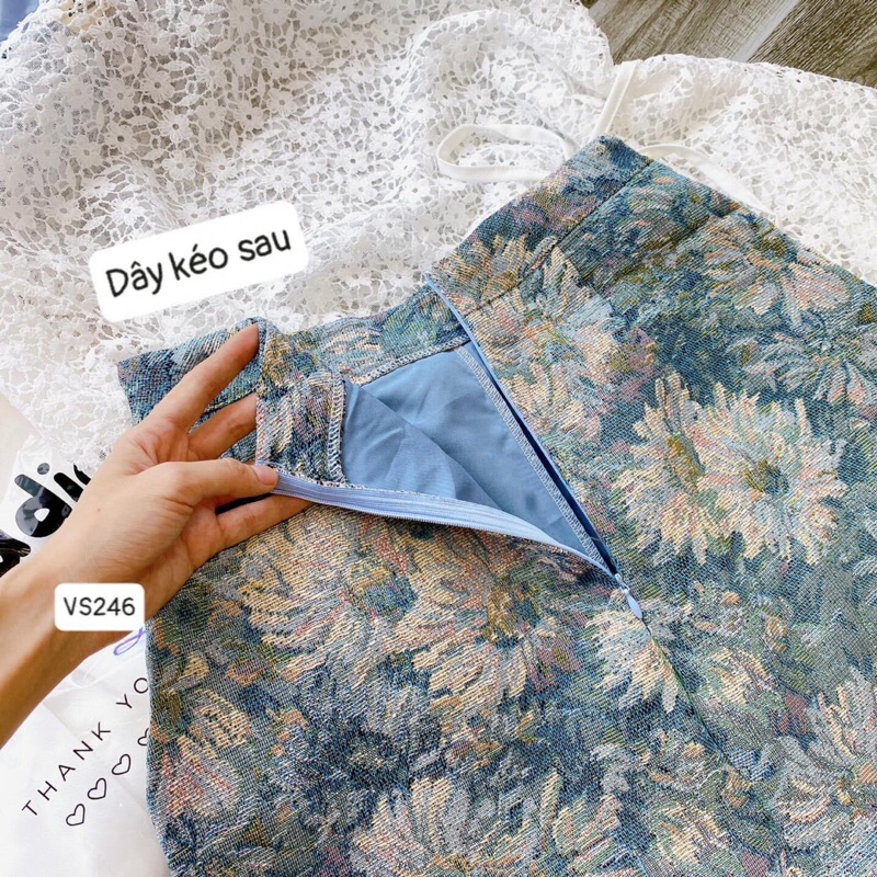 Set áo ren hoa kèm chân váy gấm xanh