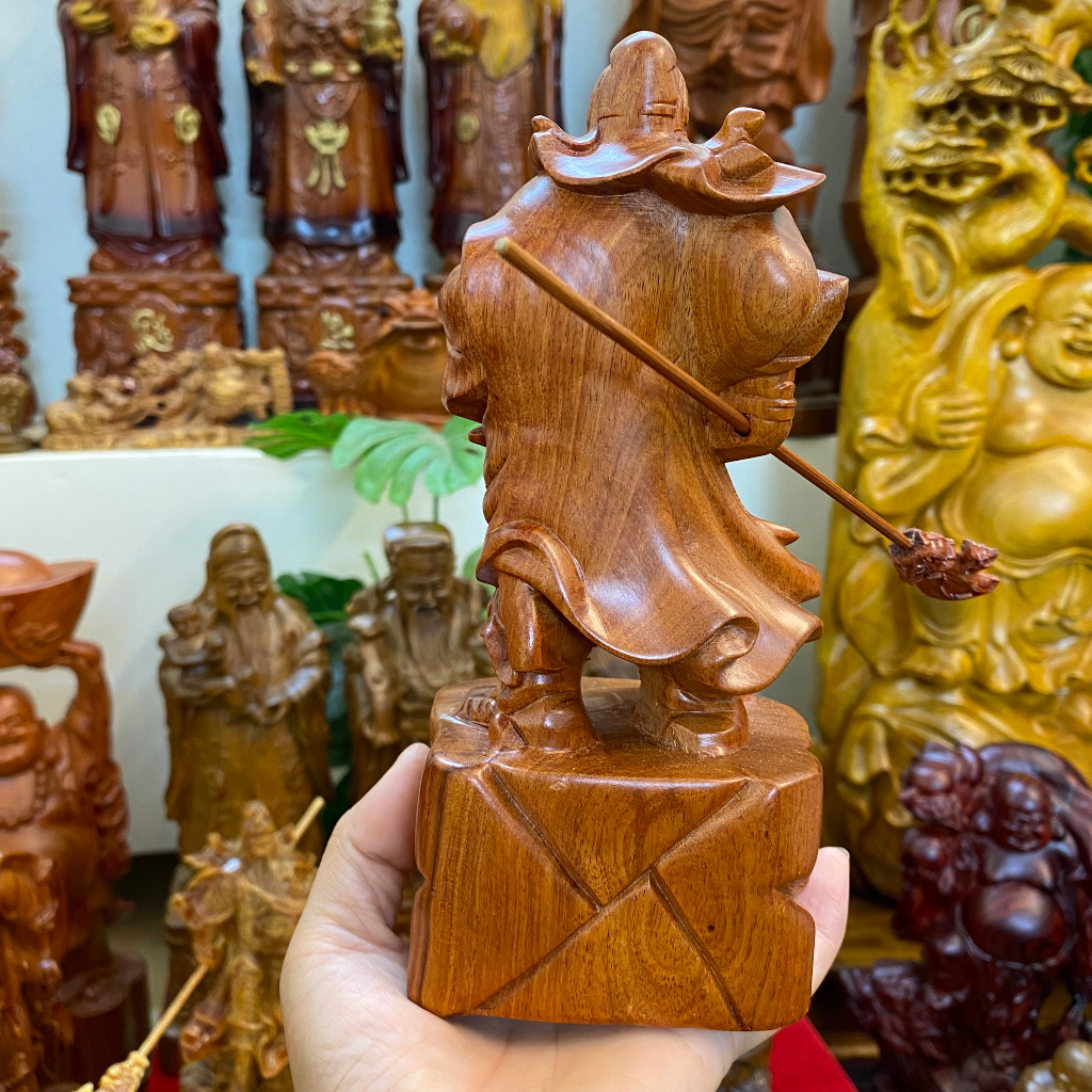 Tượng gỗ quan công xách đao cao 20cm