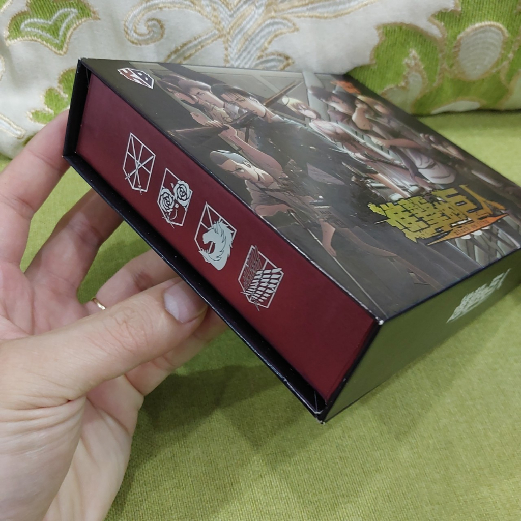 Hộp thẻ Holo Không Attack On Titan sức chứa 400 card tặng 1 thẻ Anime ngẫu nhiên 2129 12-1
