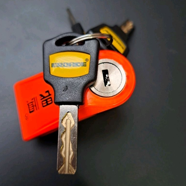 KHÓA ĐĨA XE MÁY Ws8