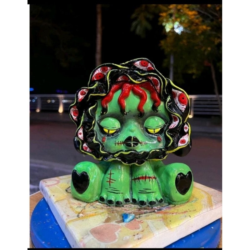 SKULLPANDA Tượng thạch cao tô màu