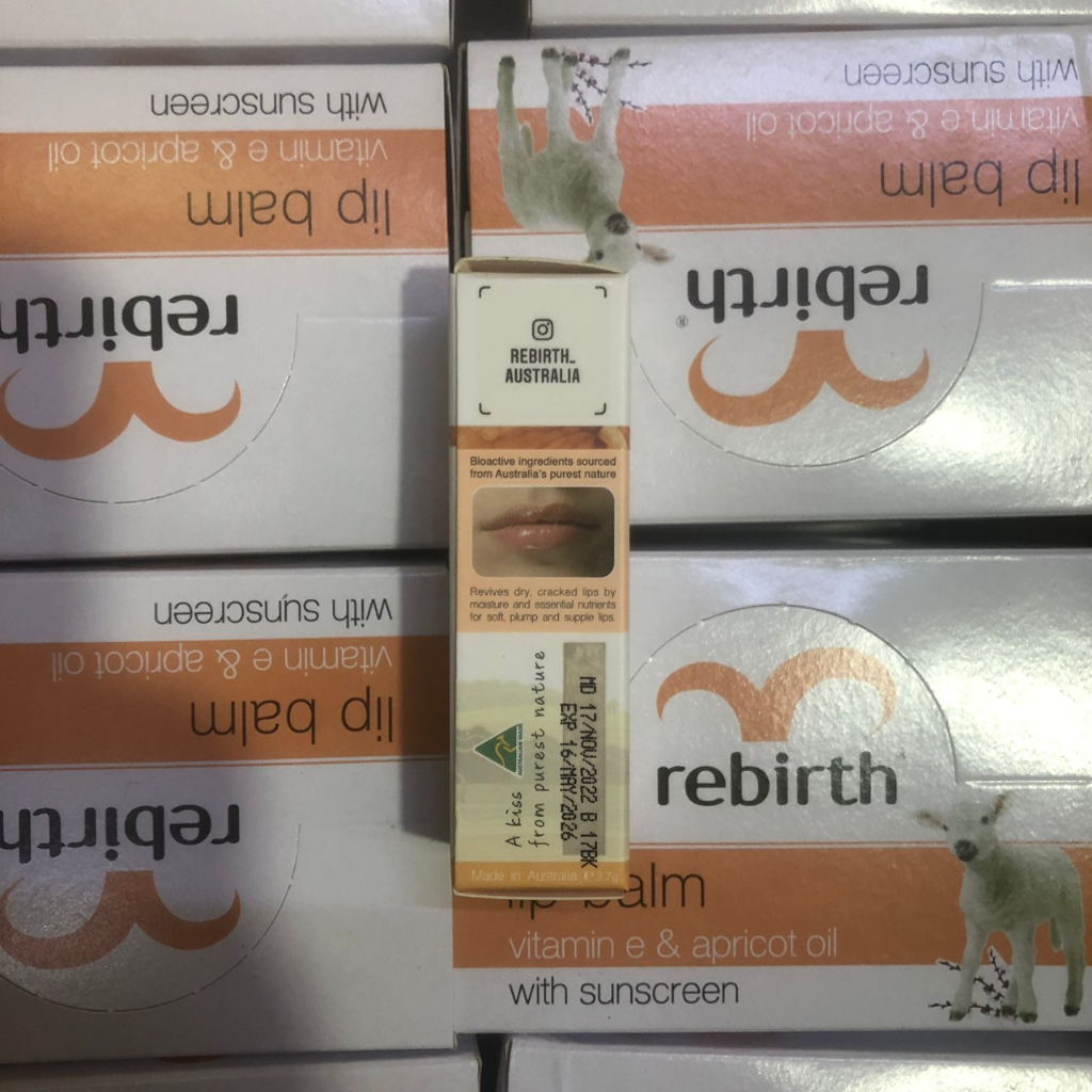 Son dưỡng môi nhau thai cừu Rebirth