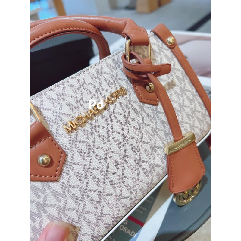 TÚI MK ĐEO CHÉO QUÁ XINH