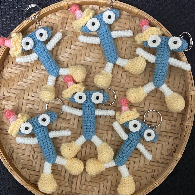 Móc khoá chữ cái bằng len đáng yêu