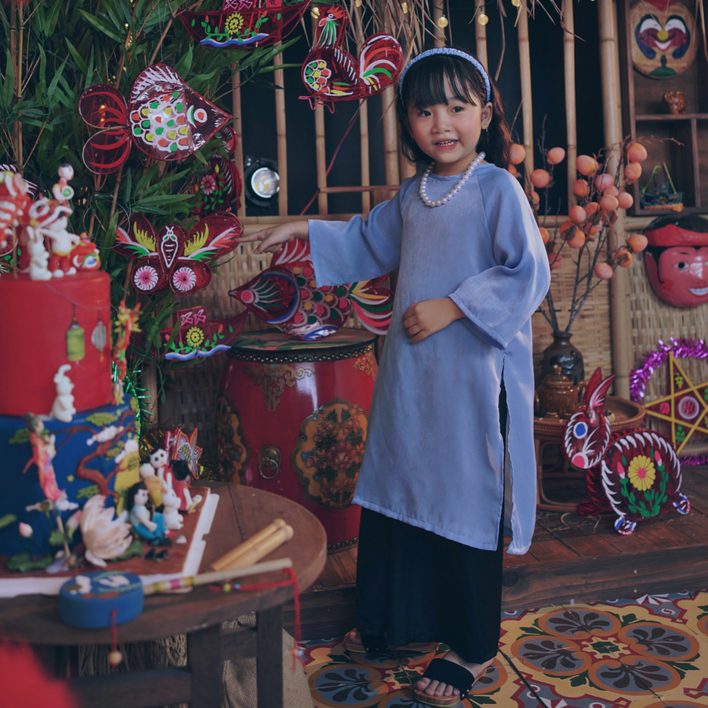 Áo dài em bé, áo dài bé gái, áo dài lụa bé gái cao cấp Em Bé Ơi - AD02