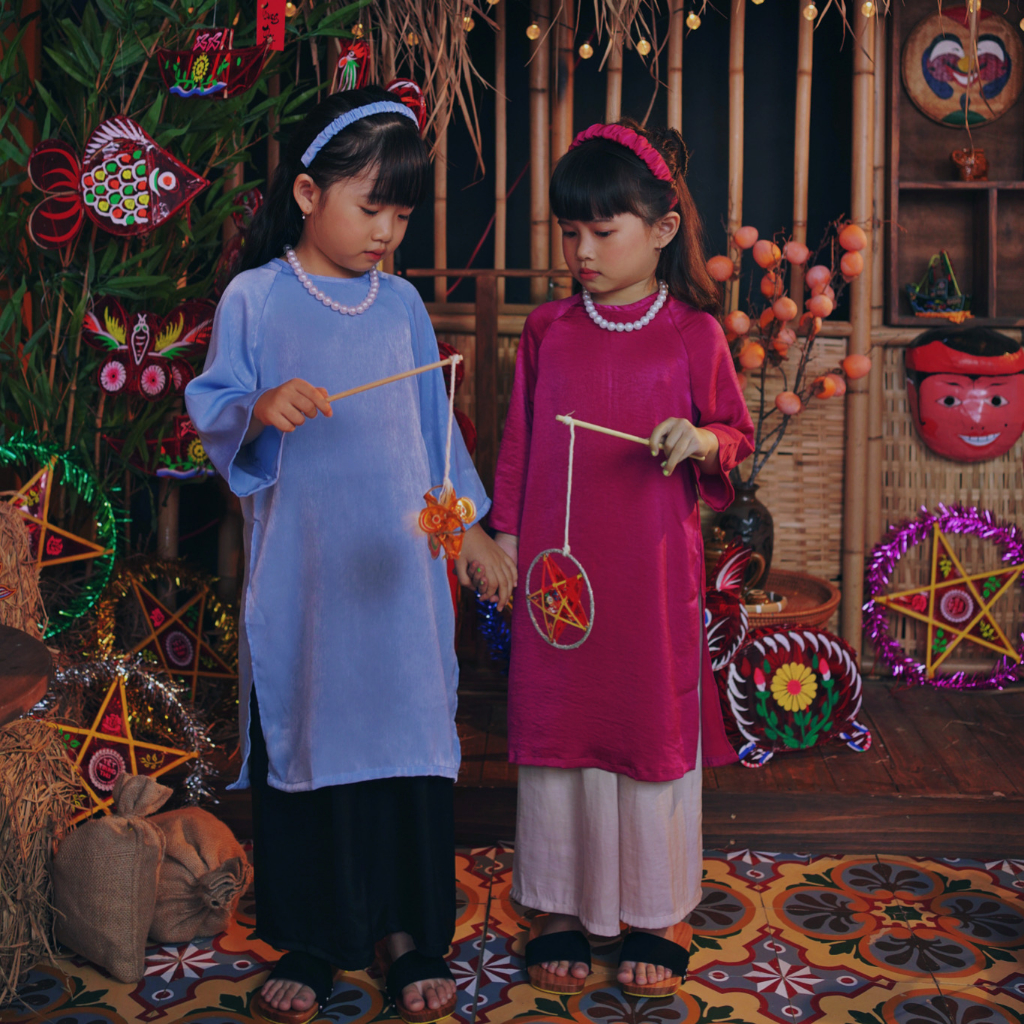 Áo dài em bé, áo dài bé gái, áo dài lụa bé gái cao cấp Em Bé Ơi - AD01