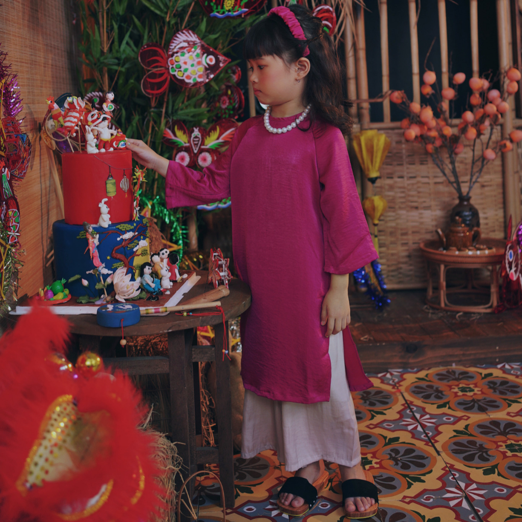 Áo dài em bé, áo dài bé gái, áo dài lụa bé gái cao cấp Em Bé Ơi - AD01