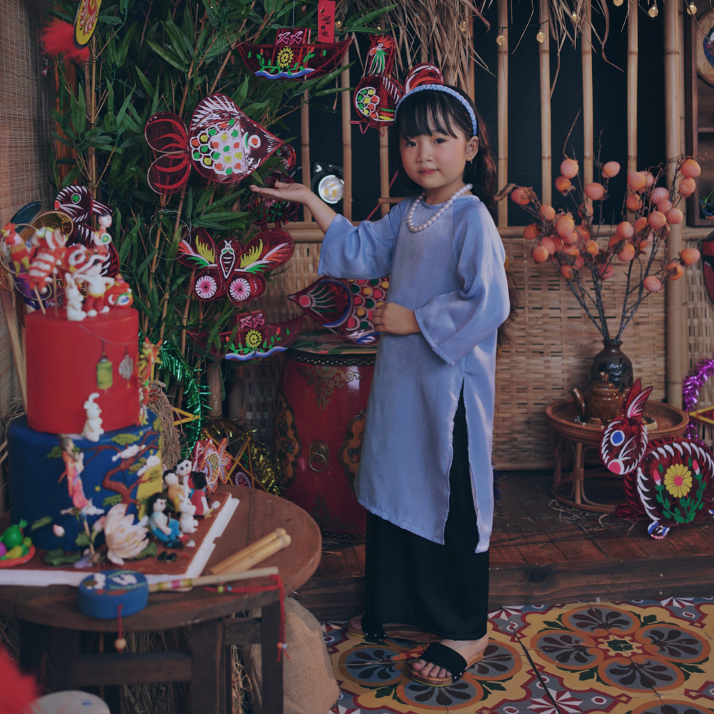 Áo dài em bé, áo dài bé gái, áo dài lụa bé gái cao cấp Em Bé Ơi - AD02