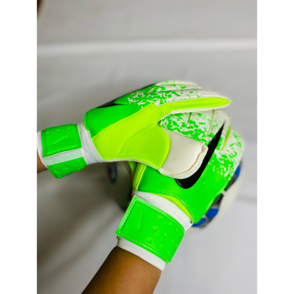 Găng Tay Thủ Môn NiK Có Xương Trợ NgónHàng Chất Lượng Cao
