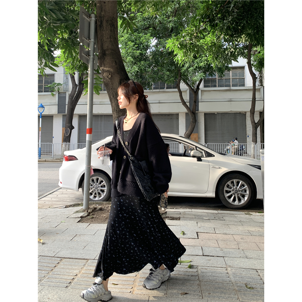 Set Áo Khoác Len Và Đầm Midi Hoa Nhí Hai Dây Taobao Order