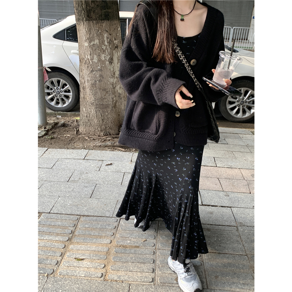 Set Áo Khoác Len Và Đầm Midi Hoa Nhí Hai Dây Taobao Order