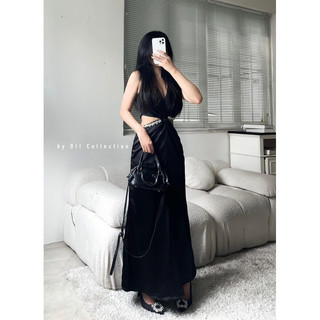 Đầm khoét eo đính đá