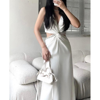 Đầm khoét eo đính đá