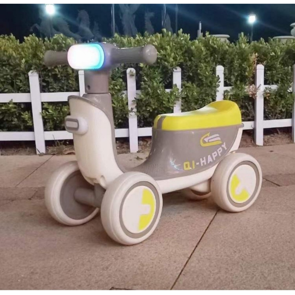 Xe chòi chân 1007 có hộc đựng đồ dưới yên, có đèn, có nhạc