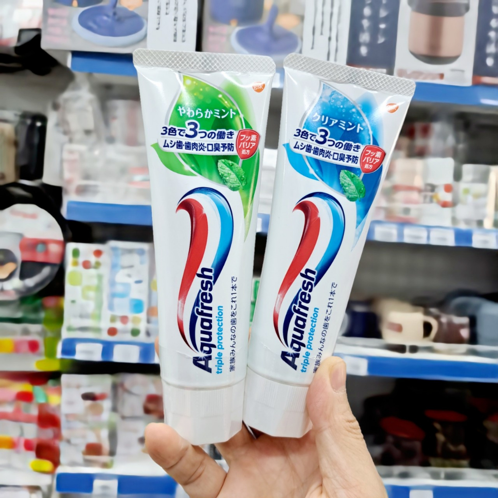 Kem đánh răng Aquafresh Triple Protection 140g hàng nội địa Nhật Bản