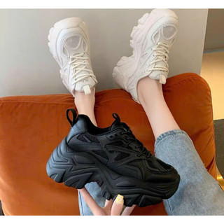 Giầy thể thao độn đế 5p có đen và kem