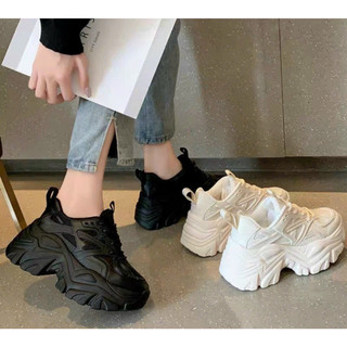 Giầy thể thao độn đế 5p có đen và kem