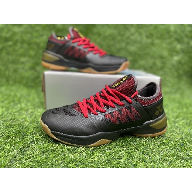 Giày cầu lông giá rẻ