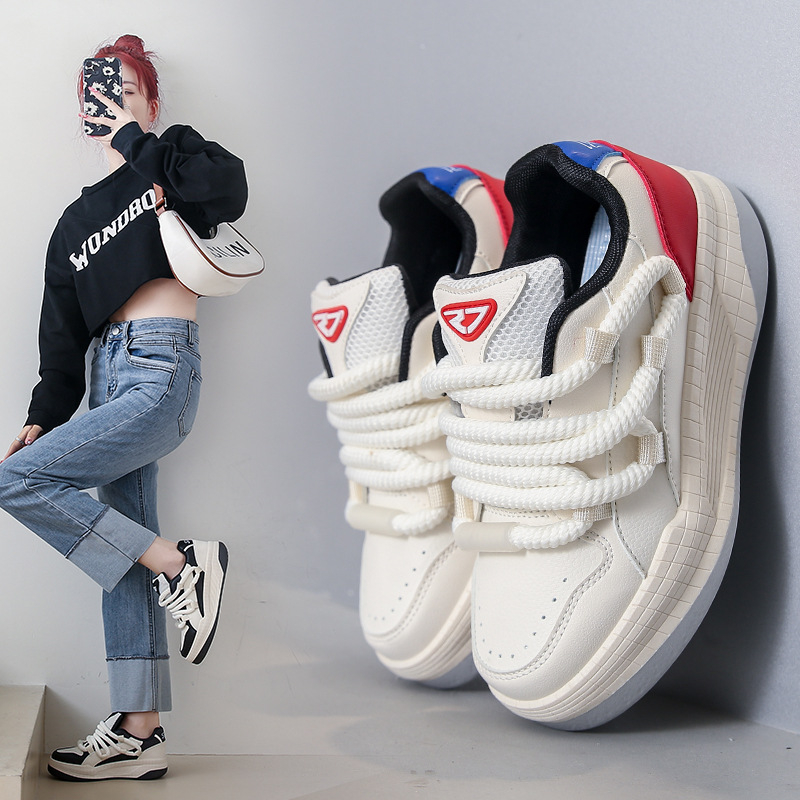 Giày thể thao nữ, giầy sneaker thời trang đế độn 4cm chất liệu cao su vải lưới nỉ 2 màu trắng đen [Lù store] - GTT01