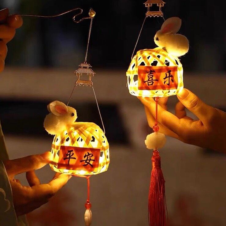 Đèn lồng thỏ giỏ tre thủ công cho bé vui Trung thu