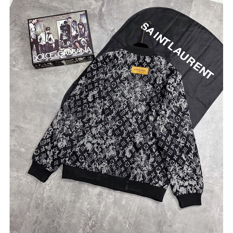 Áo Khoác Bomber LV 2 Lớp Hoạ Tiết Siêu Hót
