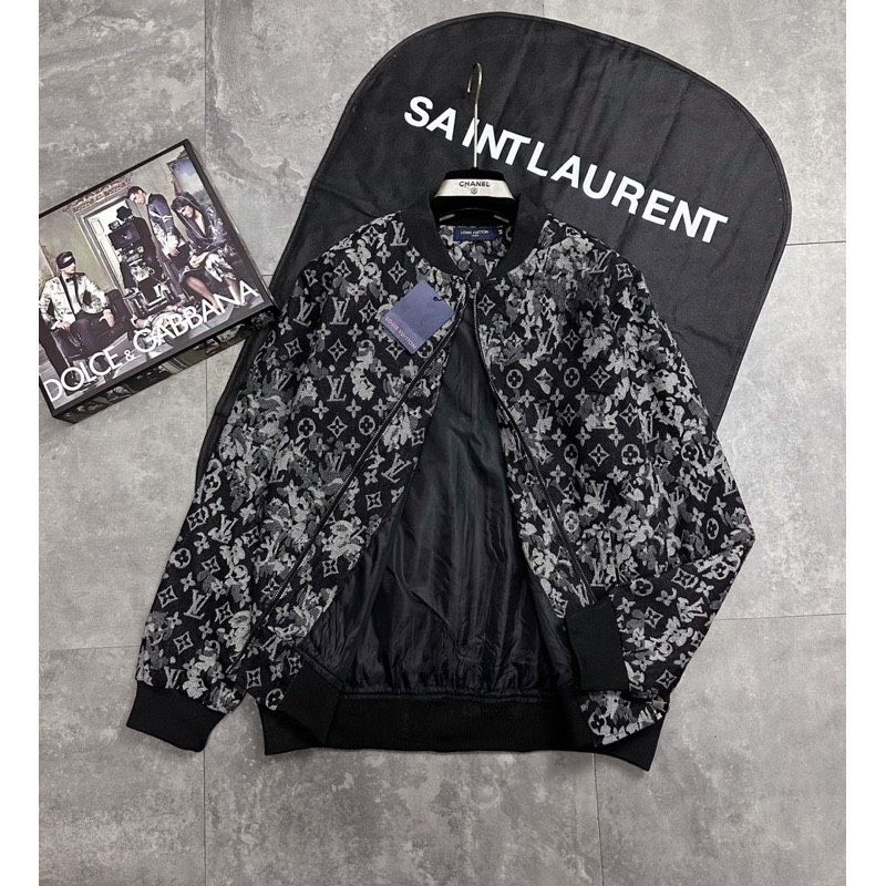 Áo Khoác Bomber LV 2 Lớp Hoạ Tiết Siêu Hót