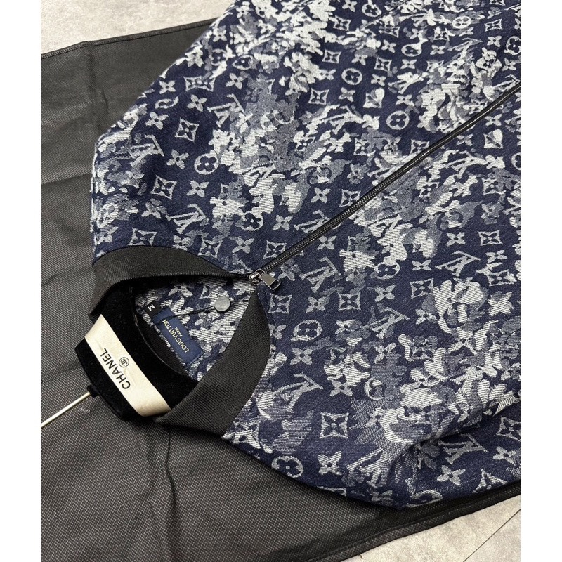 Áo Khoác Bomber LV 2 Lớp Hoạ Tiết Siêu Hót