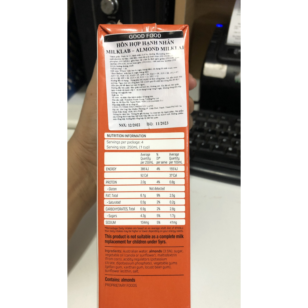Sữa hỗn hợp hạnh nhân và đậu nành MilkLab 1 lít - Date 30/11/2023