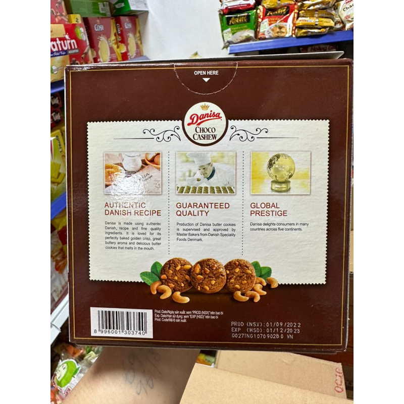 Bánh Danisa CRANBERRY 90g và dinasa choco hạt điều