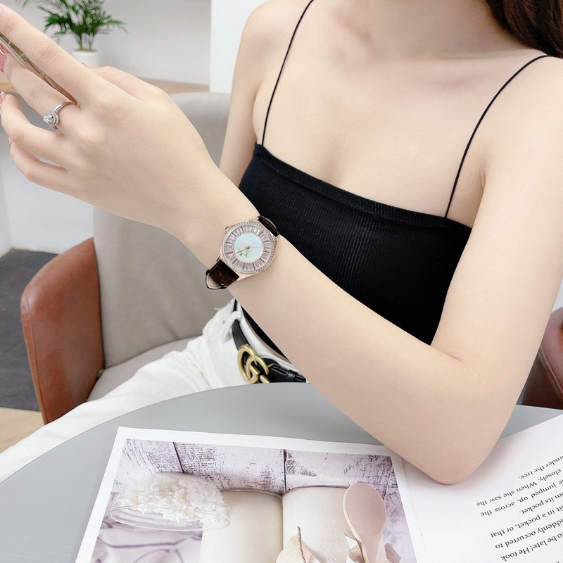 Đồng hồ nữ Christian Van Sant mặt tròn dây đen chính hãng