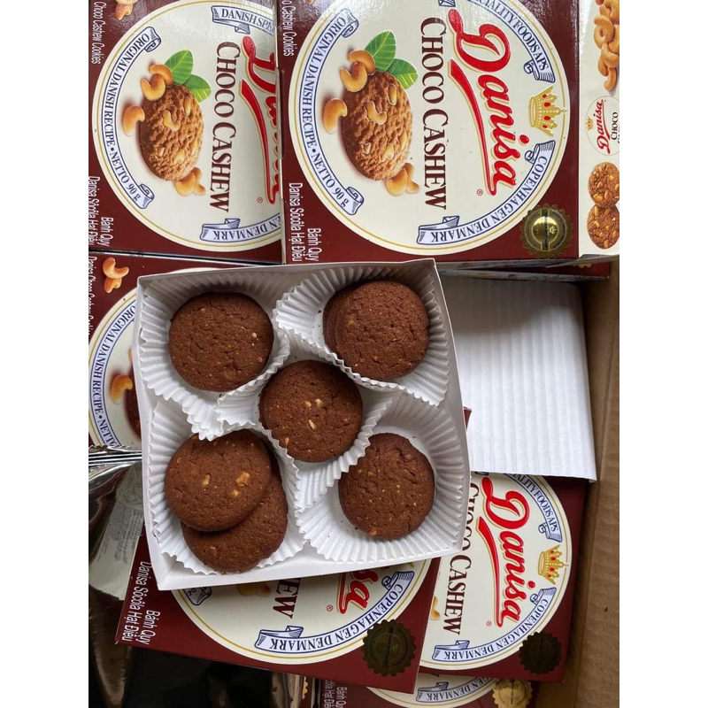 BÁNH QUY BƠ DANISA SOCOLA HẠT ĐIỀU HỘP 90g